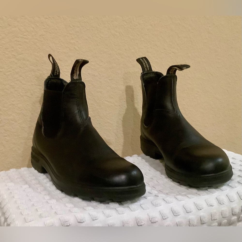 Blundstone Chelsea Boots Black size Australian 5.5 or US womens 8.5